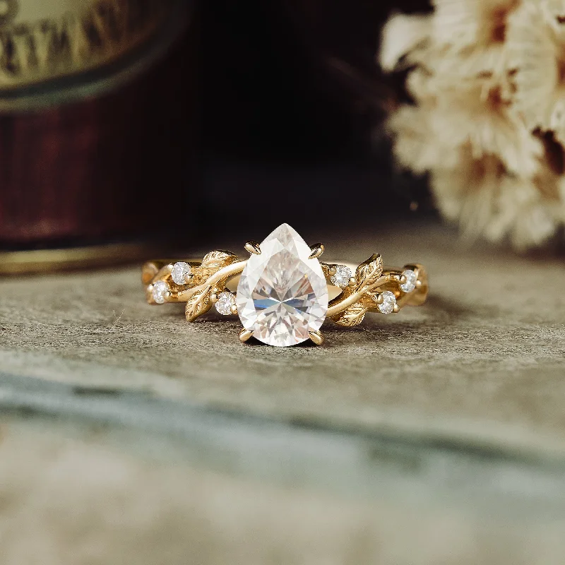 Men's Lapis Lazuli Engagement Rings in Sterling Silver with a Star - Shaped Stone SettingGemsMagic Moissanite Leaf Engagement Ring