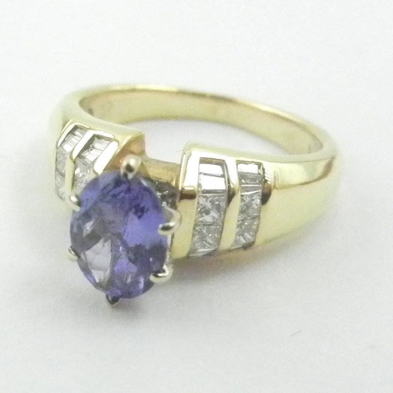 Men's Aquamarine Engagement Rings in 9K Gold with a Bezel - Set Stone18kt Tanzanite and Diamond Ring