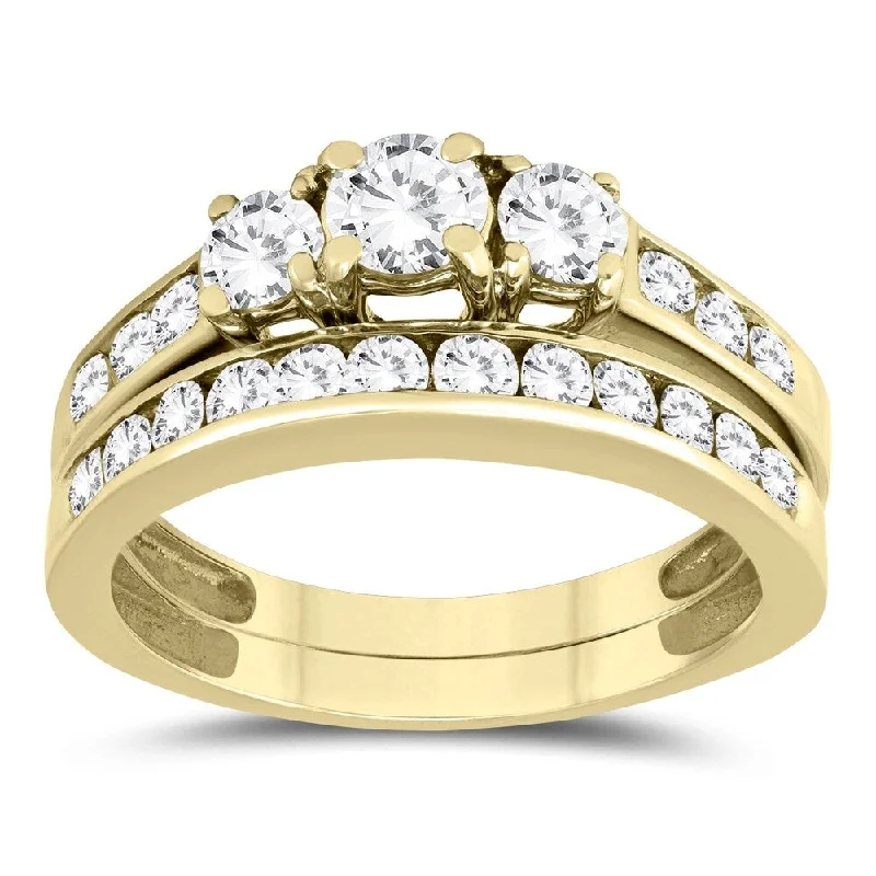 1 1/2 Carat TW Three Stone Diamond Bridal Set in 10K Yellow Gold