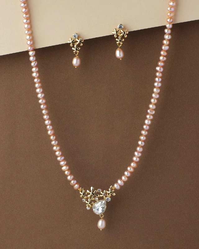 modern chain necklaces for girlsBeautiful Real Pearl Necklace Set