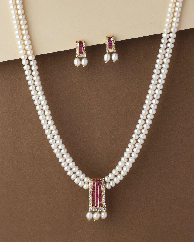 layered chain necklaces outfitsBeautiful Real Pearl Necklace Set