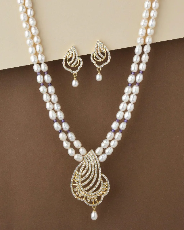 short chain necklaces necklineTrendy Real Pearl Necklace Set S23537