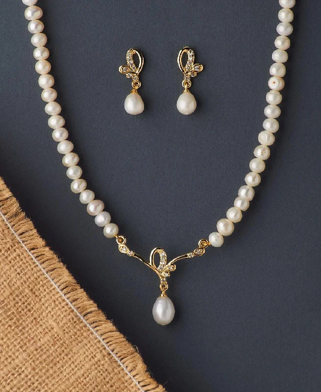 rose gold chain necklaces fashionBeautiful Stone Studded Pearl Necklace Set