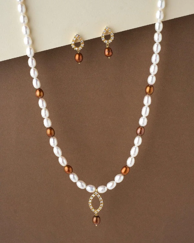 link chain necklaces combinationsClassic Pearl Necklace Set