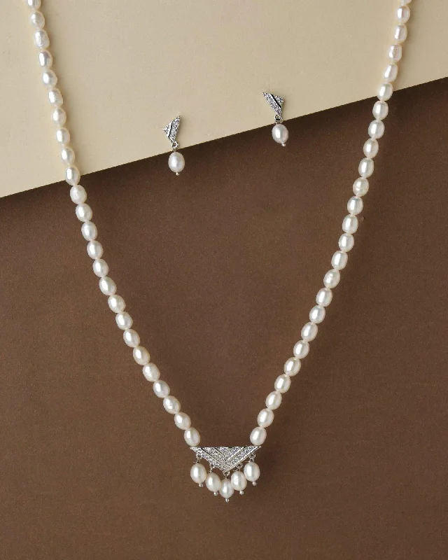 simple chain necklaces everyday wearTrendy Pearl Necklace Set