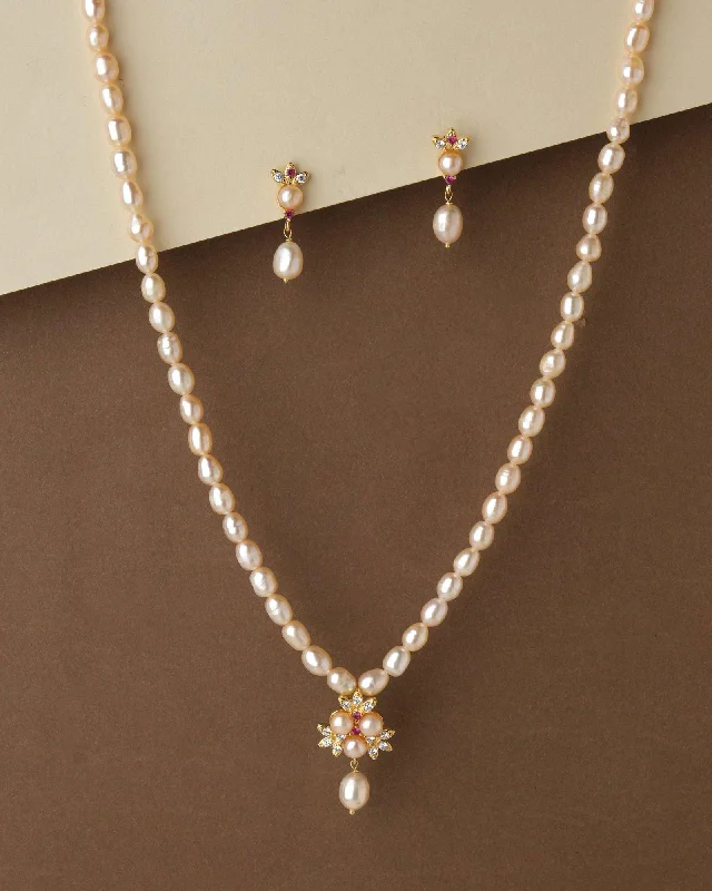 layered chain necklaces outfitsTrendy Pearl Necklace Set