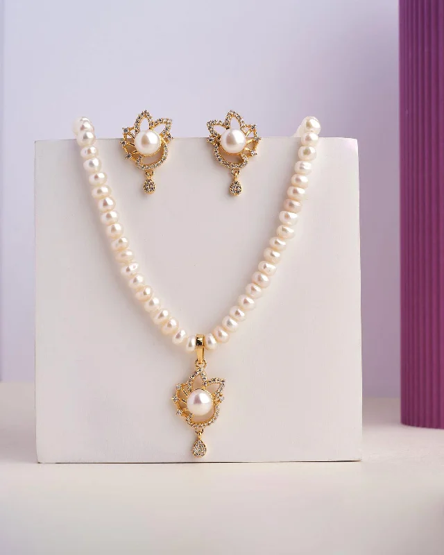 simple chain necklaces everyday wearThe Elllinor Pearl Necklace set