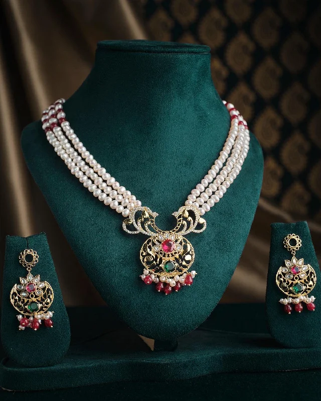 gift ideas chain necklacesThe Rajeshwari Pearl Necklace Set