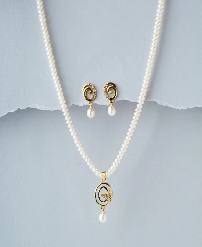 layered chain necklaces outfitsTrendy Pearl Necklace Set