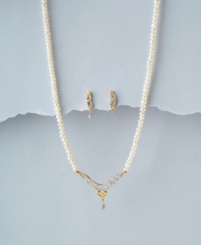 chunky chain necklaces bold lookTrendy Pearl Necklace Set