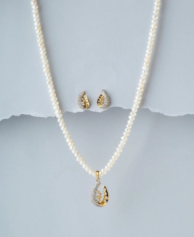 hypoallergenic chain necklacesTrendy Pearl Necklace Set