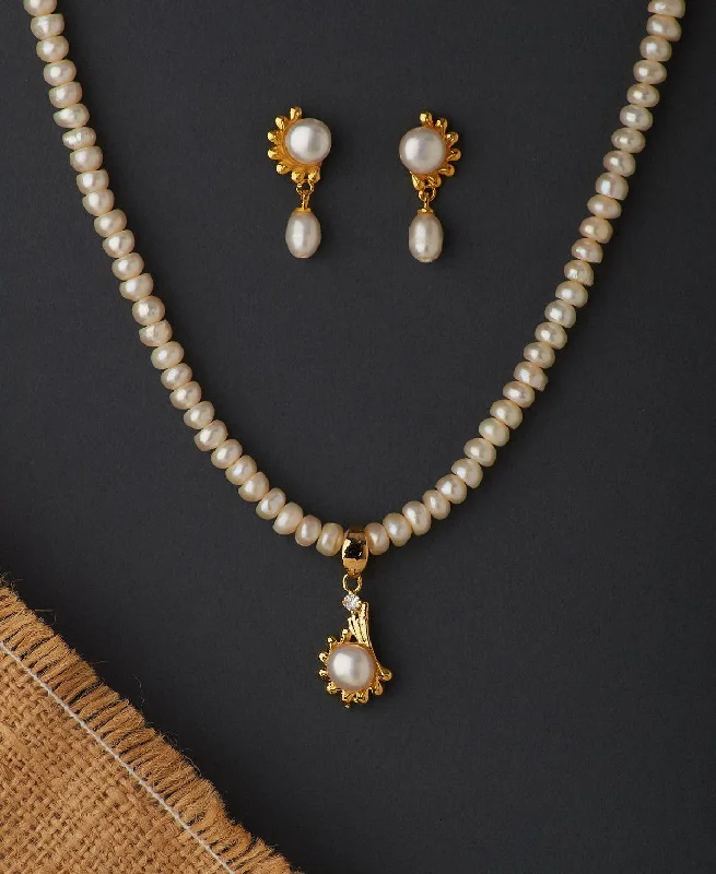 Figaro chain necklaces featuresTrendy Pearl Necklace Set