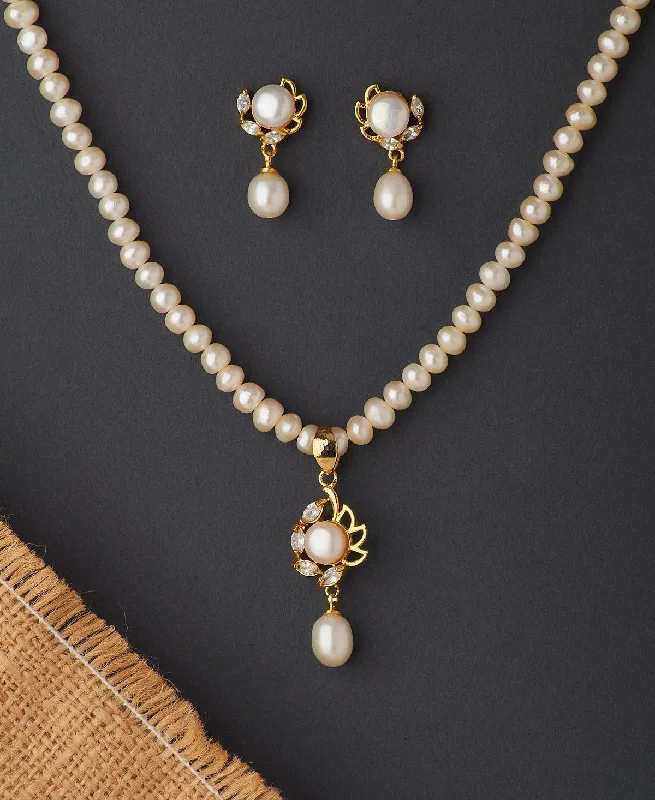 link chain necklaces combinationsTrendy Pearl Necklace Set