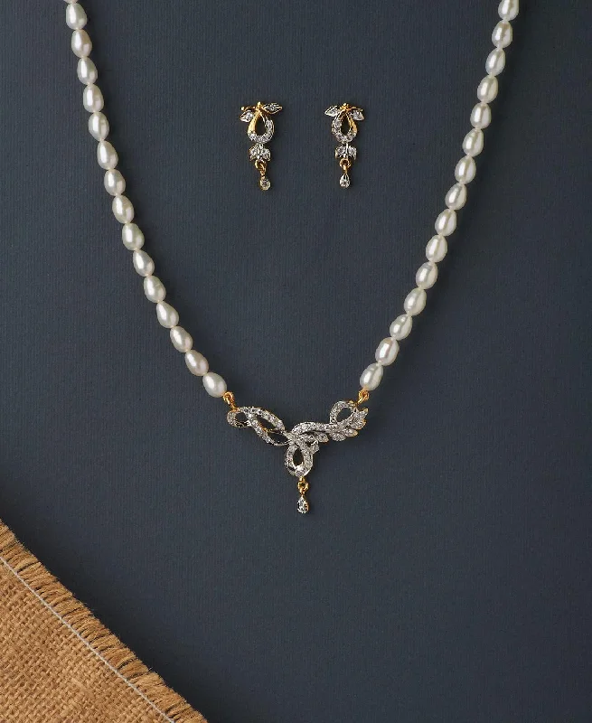 chain necklaces wholesale pricesTrendy Stone Studded Pearl Necklace Set