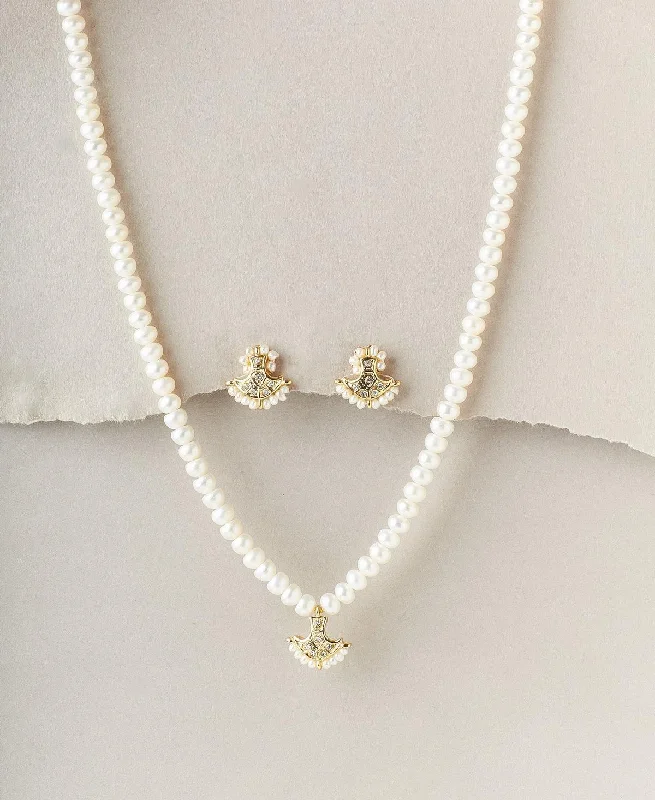 casual chain necklaces for teensTrendy White Pearl Necklace Set